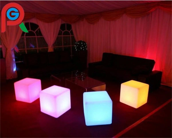 Rigeba Hot Sale Different Size LED Shining Battery Powered Cube for Party Events