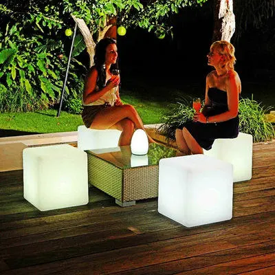 Cubo Control remoto Carga Lámpara de silla cuadrada PE Moda Creativa Muebles para el hogar Bar LED Luminoso Taburete cuadrado